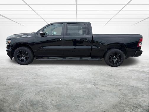 Diamond Black Crystal Pearlcoat 2022 RAM 1500 Big Horn/Lone Star