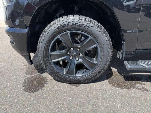Diamond Black Crystal Pearlcoat 2022 RAM 1500 Big Horn/Lone Star