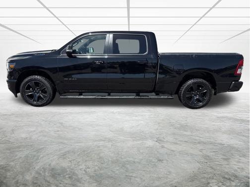 Diamond Black Crystal Pearlcoat 2022 RAM 1500 Big Horn/Lone Star