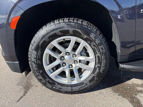 Dark Ash Metallic 2023 Chevrolet Suburban LT