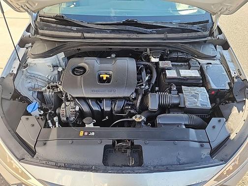 Stellar Silver 2020 Hyundai ELANTRA SE