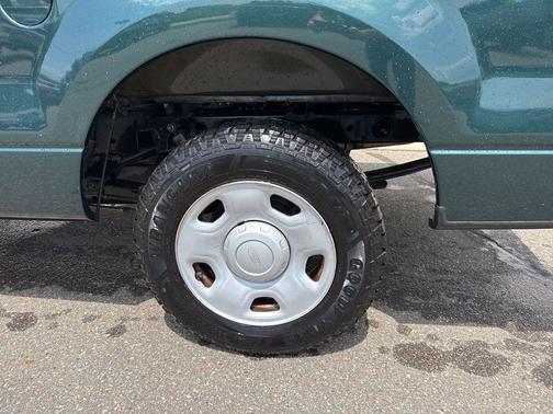 Forest Green Clearcoat Metallic 2007 Ford F-150 XL