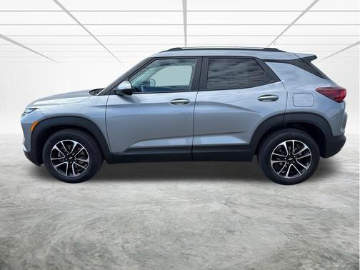 Sterling Gray Metallic 2025 Chevrolet Trailblazer LT