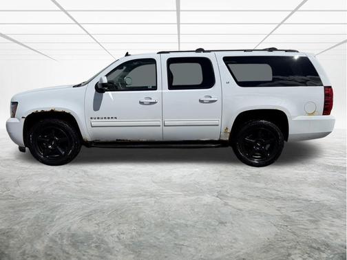 Summit White 2011 Chevrolet Suburban 1500 LT