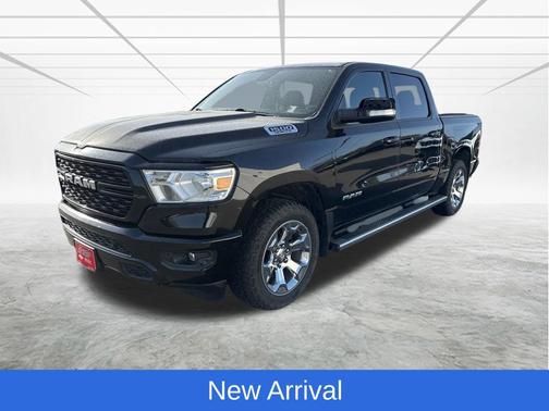 Diamond Black Crystal Pearlcoat 2022 RAM 1500 Big Horn/Lone Star