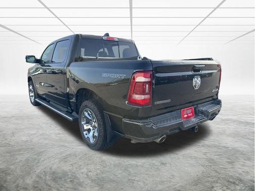 Diamond Black Crystal Pearlcoat 2022 RAM 1500 Big Horn/Lone Star