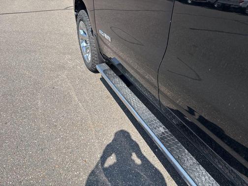 Diamond Black Crystal Pearlcoat 2022 RAM 1500 Big Horn/Lone Star