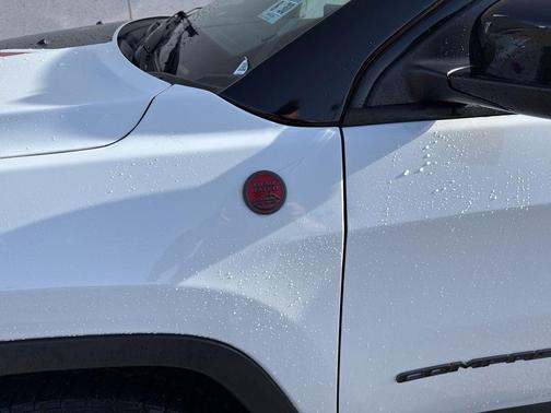 Bright White Clearcoat 2025 Jeep Compass Trailhawk