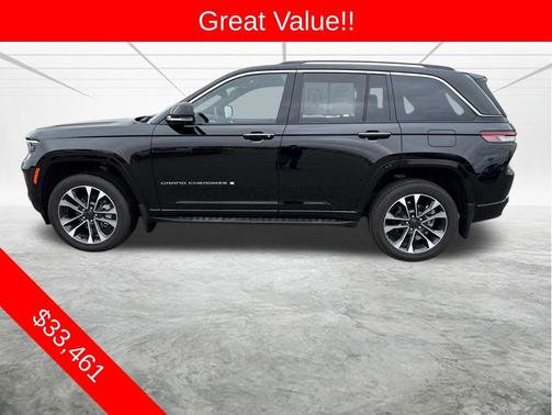 Diamond Black Crystal Pearlcoat 2022 Jeep Grand Cherokee Overland