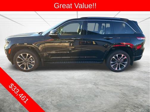 Diamond Black Crystal Pearlcoat 2022 Jeep Grand Cherokee Overland