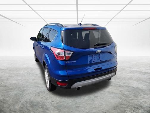 Lightning Blue Metallic 2018 Ford Escape SE