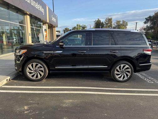 2023 Lincoln Navigator Reserve