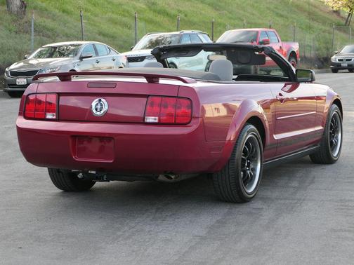 2006 Ford Mustang Premium
