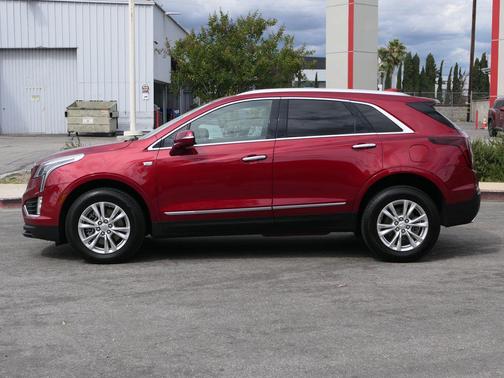 Infrared Tintcoat 2022 Cadillac XT5 Luxury