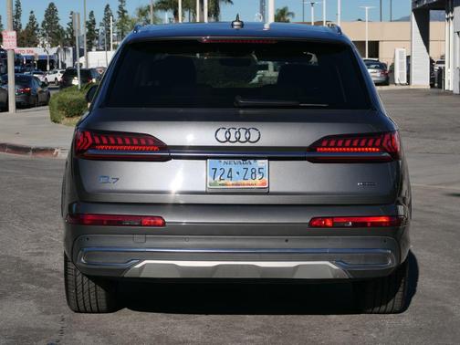 2024 Audi Q7 45 Premium Plus