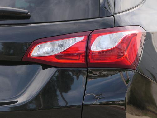 Mosaic Black Metallic 2020 Chevrolet Equinox LS