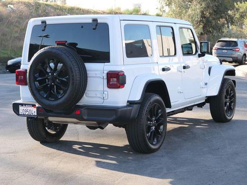 2025 Jeep Wrangler 4xe Sahara