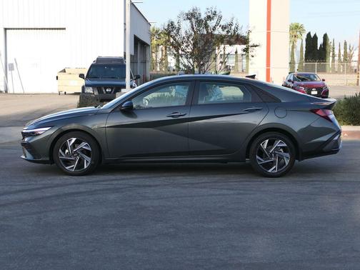 2025 Hyundai ELANTRA Sport