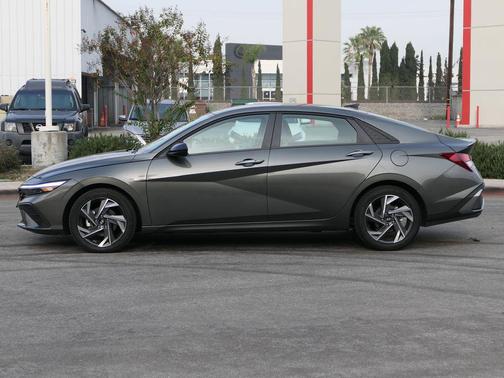 2025 Hyundai ELANTRA Sport