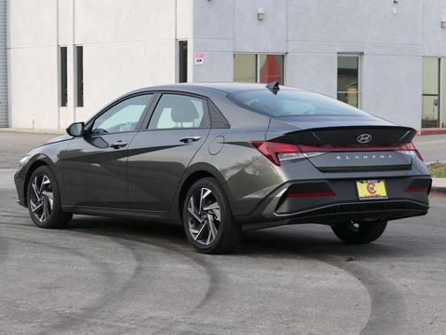 2025 Hyundai ELANTRA Sport