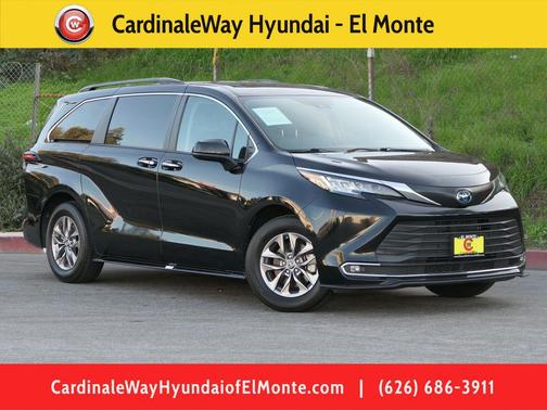 2023 Toyota Sienna XLE