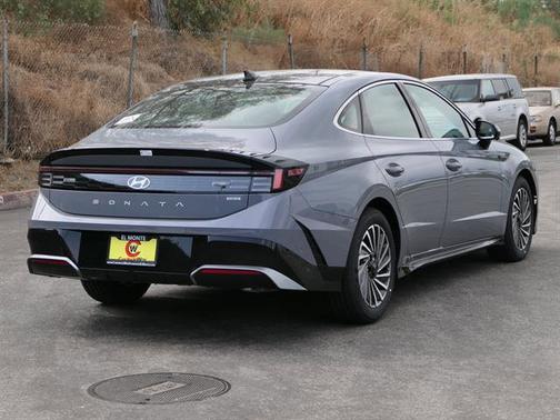2025 Hyundai SONATA Hybrid Limited
