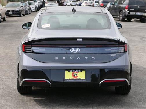 2025 Hyundai SONATA Hybrid Limited