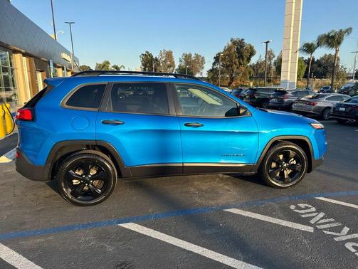 Hydro Blue Pearlcoat 2017 Jeep Cherokee Altitude
