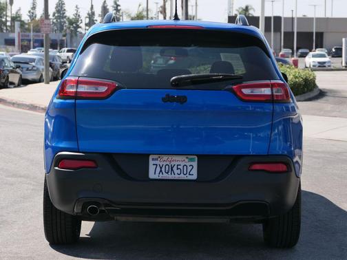 Hydro Blue Pearlcoat 2017 Jeep Cherokee Altitude