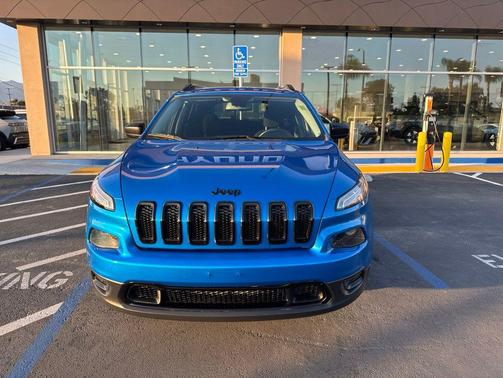 Hydro Blue Pearlcoat 2017 Jeep Cherokee Altitude