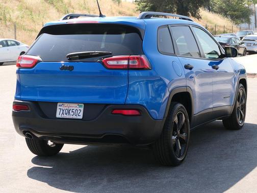 Hydro Blue Pearlcoat 2017 Jeep Cherokee Altitude