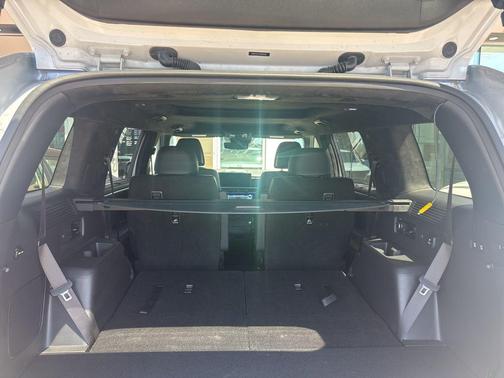 Shimmering Silver 2024 Hyundai SANTA FE HEV Calligraphy