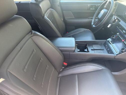 Shimmering Silver 2024 Hyundai SANTA FE HEV Calligraphy