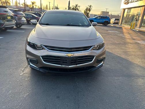 Sandy Ridge Metallic 2018 Chevrolet Malibu LT