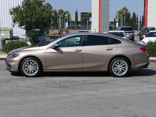 Sandy Ridge Metallic 2018 Chevrolet Malibu LT