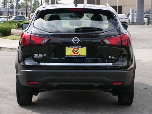 Magnetic Black 2018 Nissan Rogue Sport SL