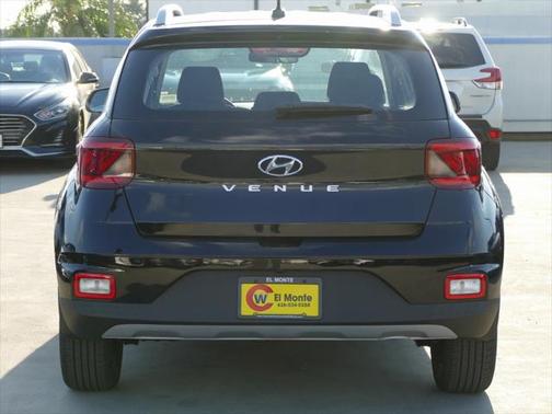 2023 Hyundai VENUE SEL