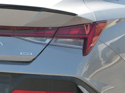 2025 Hyundai ELANTRA HEV SEL Sport