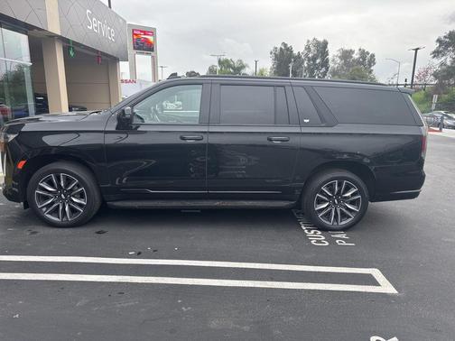 2023 Cadillac Escalade ESV Sport