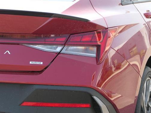 2025 Hyundai ELANTRA HEV SEL Sport