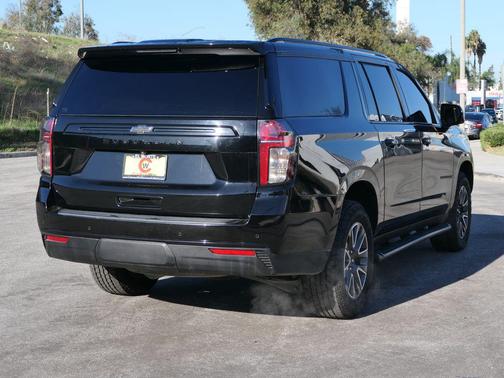2023 Chevrolet Suburban 4WD Z71