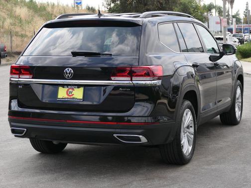 Deep Black 2023 Volkswagen Atlas 2.0T SE w/Technology 4MOTION