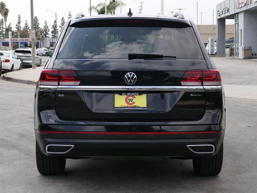 Deep Black 2023 Volkswagen Atlas 2.0T SE w/Technology 4MOTION