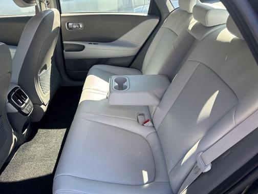 2024 Hyundai IONIQ 6 SEL