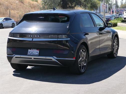 2023 Hyundai IONIQ 5 SE Standard Range