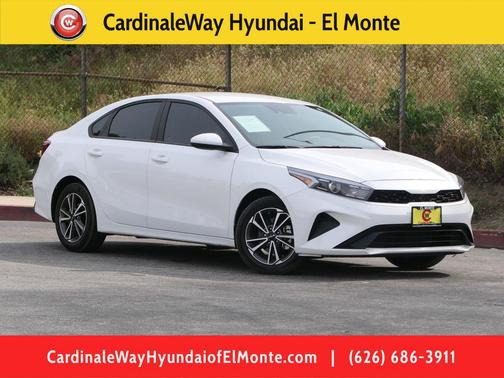 Snow White Pearl 2023 Kia Forte LXS