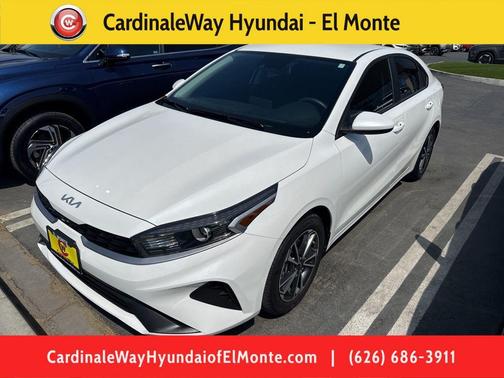 Snow White Pearl 2023 Kia Forte LXS