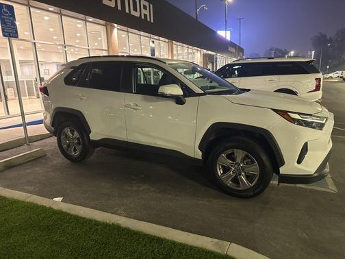 2023 Toyota RAV4 XLE