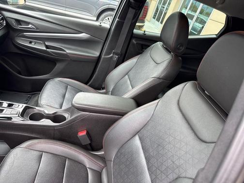 Mosaic Black Metallic 2023 Chevrolet Bolt EUV FWD Premier