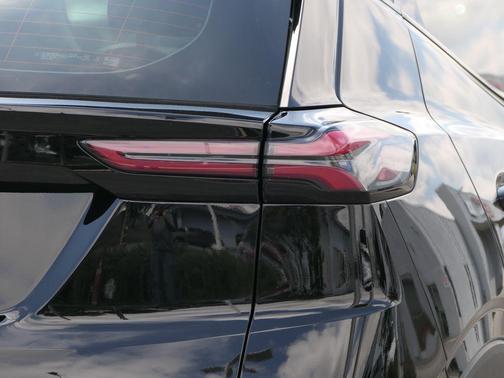 Mosaic Black Metallic 2023 Chevrolet Bolt EUV FWD Premier